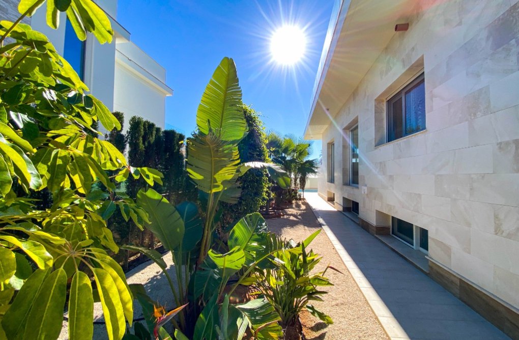 Вторичное жилье - Bилла - La Zenia