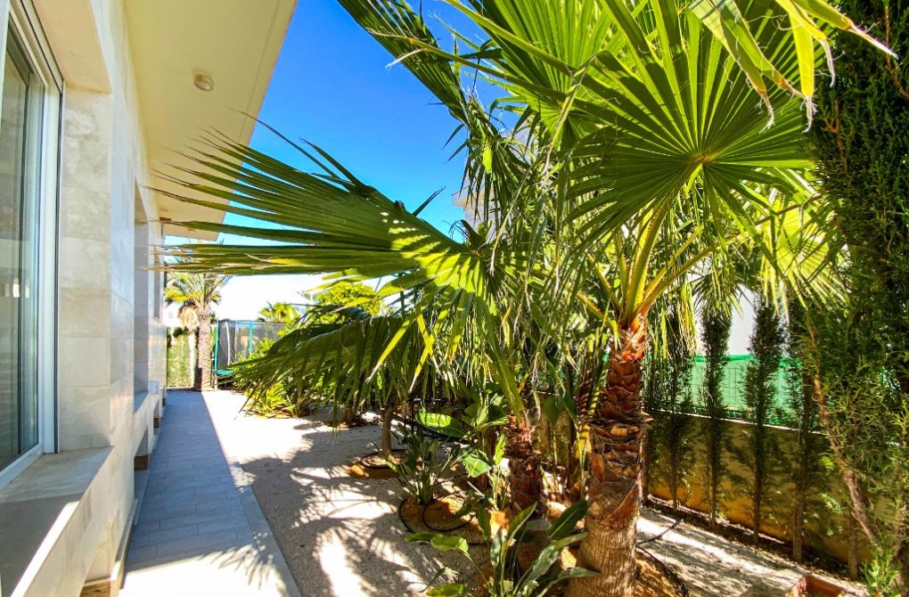 Вторичное жилье - Bилла - La Zenia