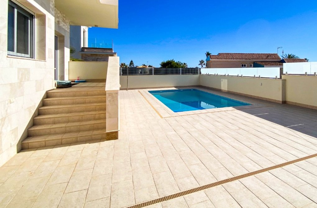 Вторичное жилье - Bилла - La Zenia