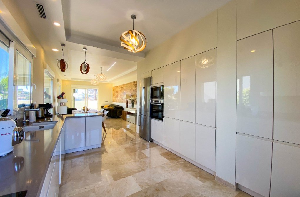 Вторичное жилье - Bилла - La Zenia