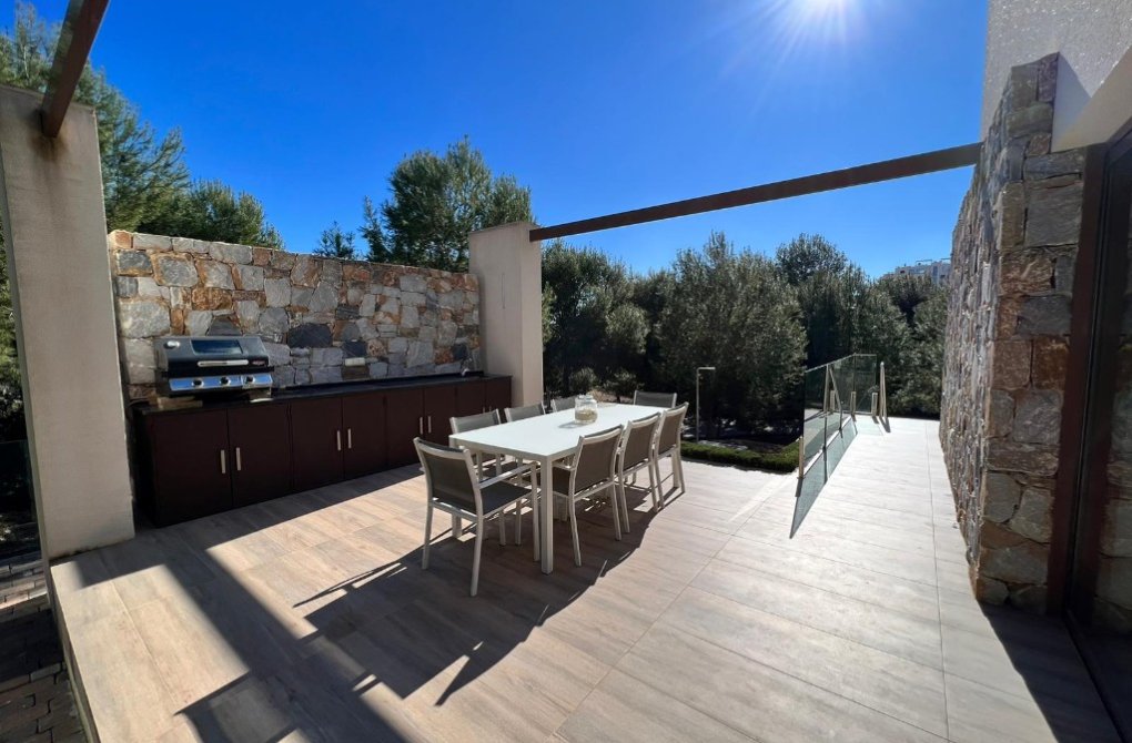 Resale - Villa - Las Colinas - Las Colinas Golf