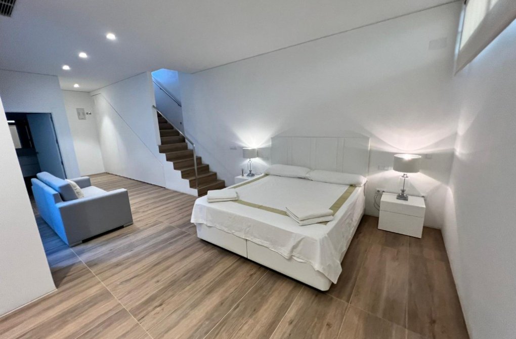 Resale - Villa - Las Colinas - Las Colinas Golf