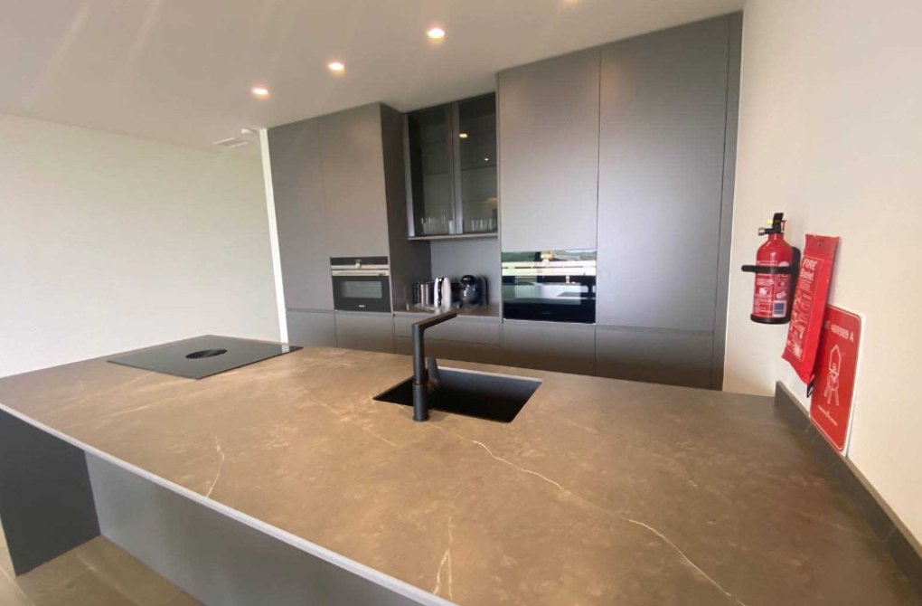 Resale - Apartment - Las Colinas - Las Colinas Golf