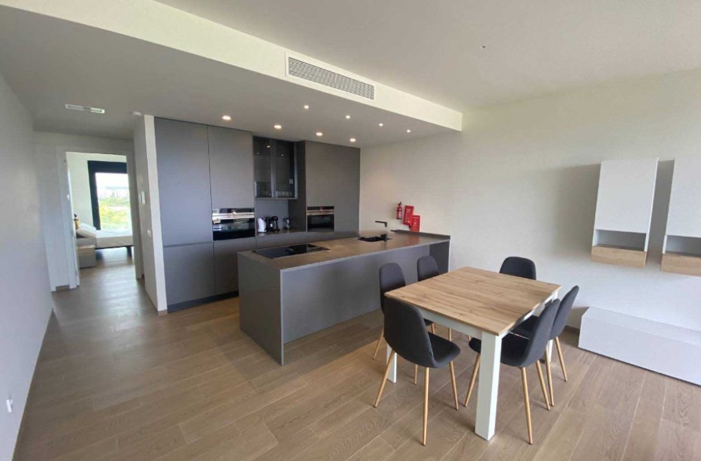 Resale - Apartment - Las Colinas - Las Colinas Golf