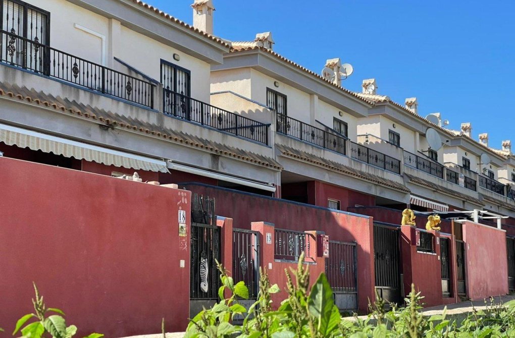 Resale - Terraced house - Torrevieja - Aguas Nuevas