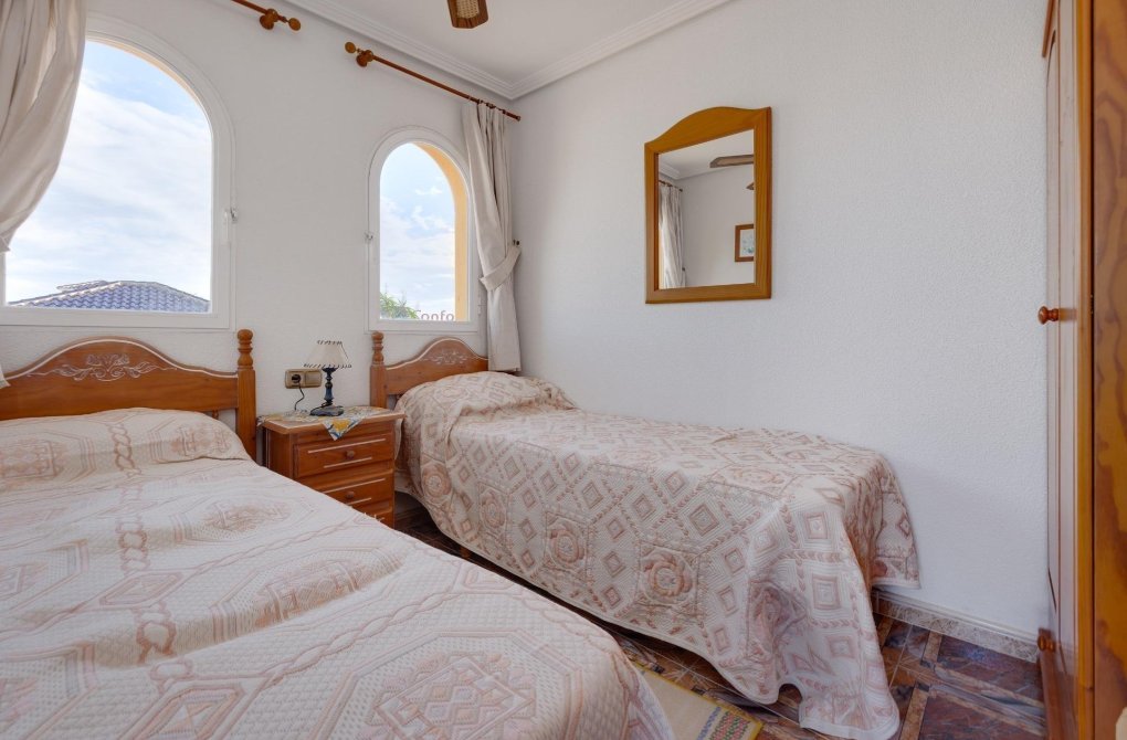 Resale - Villa - Orihuela Costa - Playa Flamenca