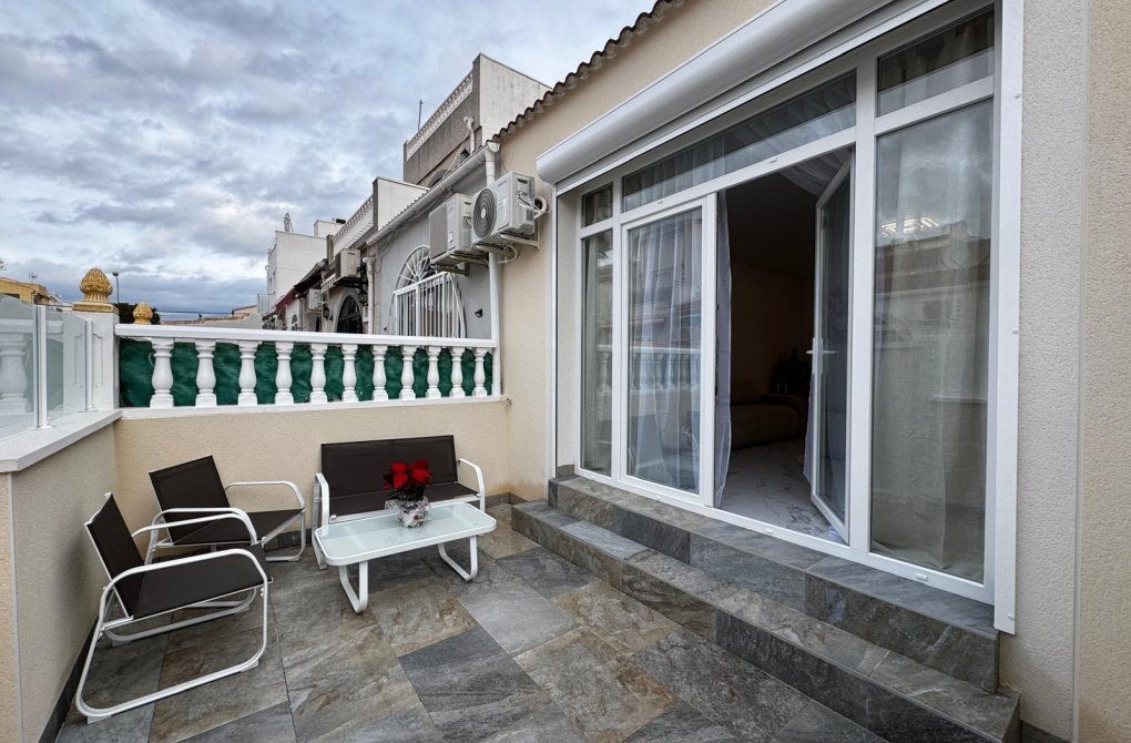 Resale - Bungalow - Torrevieja - La Siesta - El Salado - Torreta