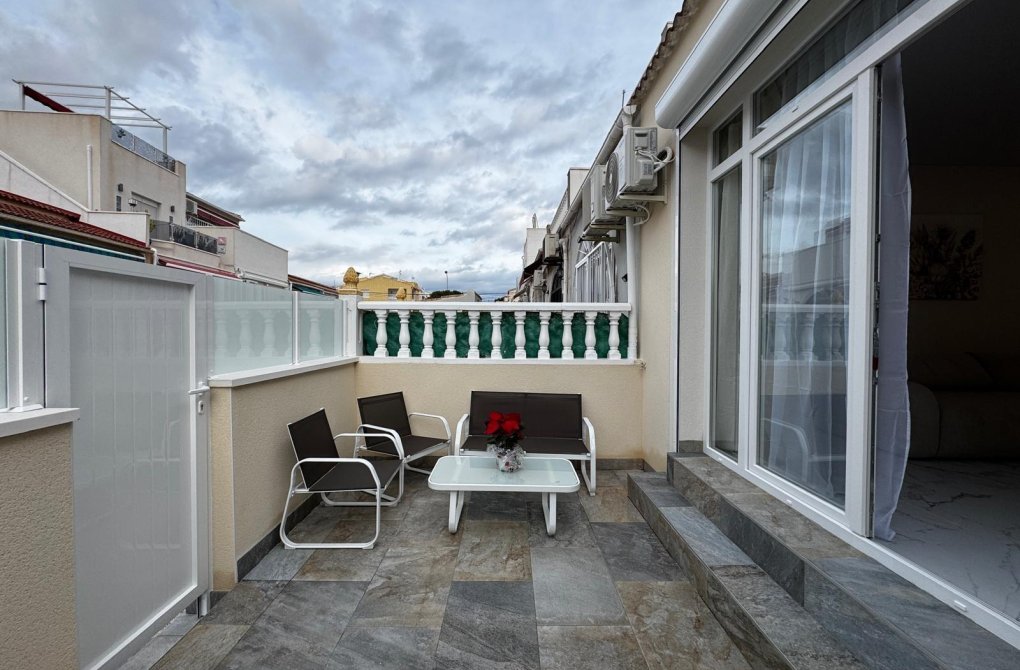 Resale - Bungalow - Torrevieja - La Siesta - El Salado - Torreta