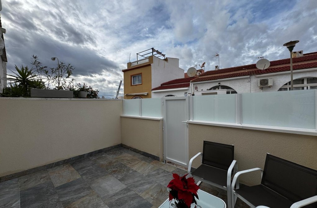 Resale - Bungalow - Torrevieja - La Siesta - El Salado - Torreta