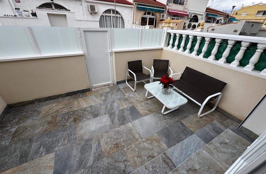 Resale - Bungalow - Torrevieja - La Siesta - El Salado - Torreta