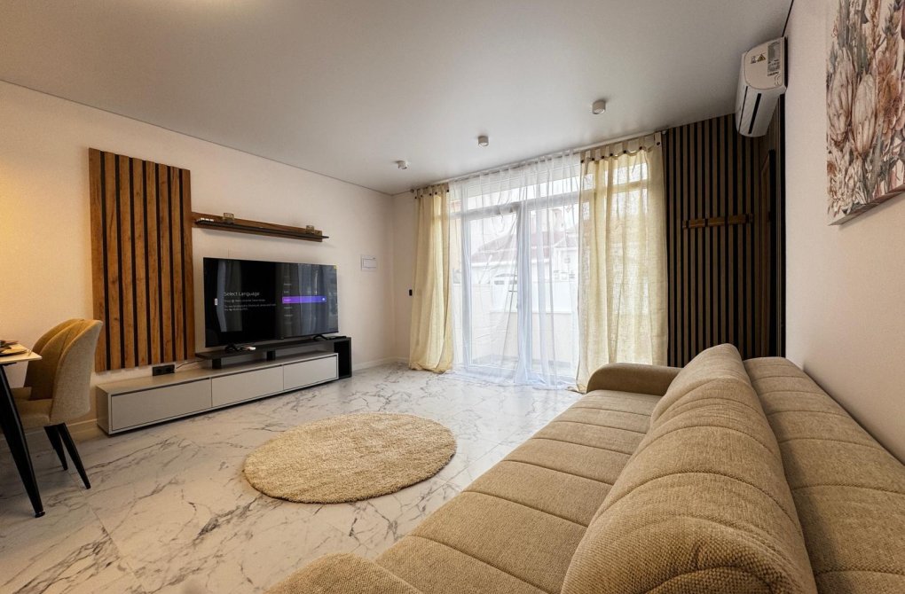 Resale - Bungalow - Torrevieja - La Siesta - El Salado - Torreta