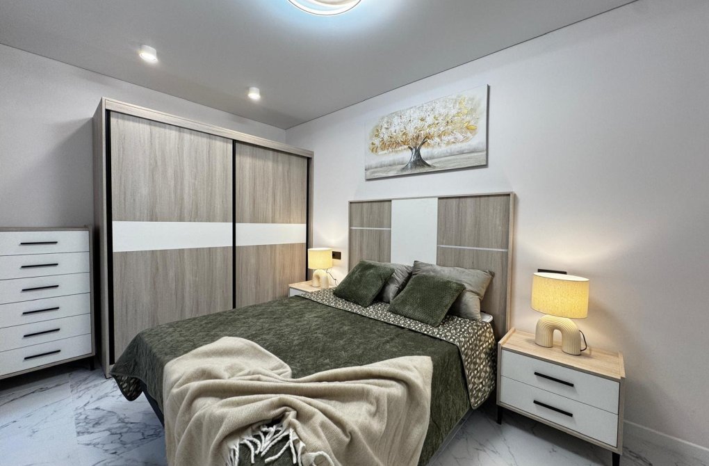 Resale - Bungalow - Torrevieja - La Siesta - El Salado - Torreta