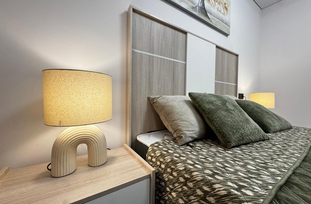 Resale - Bungalow - Torrevieja - La Siesta - El Salado - Torreta