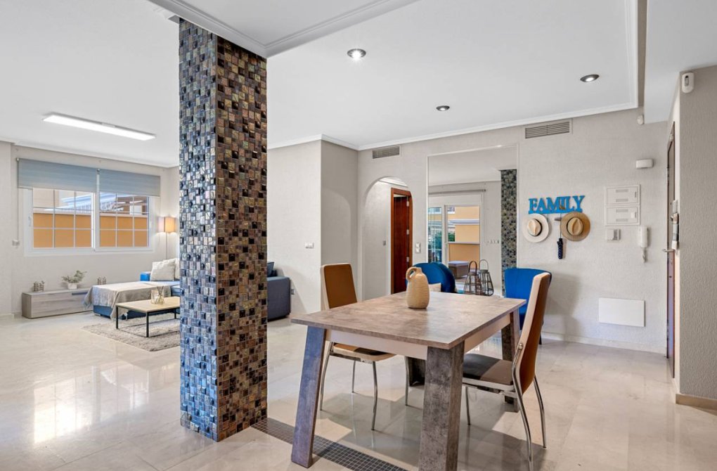 Resale - Apartment - Cabo Roig