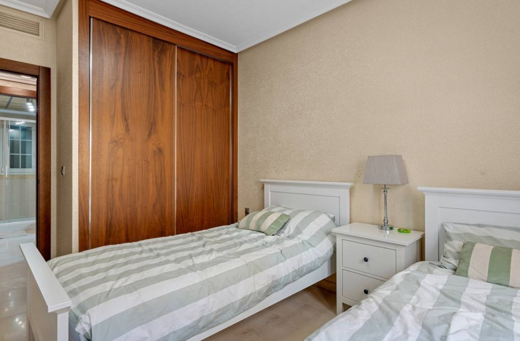 Resale - Apartment - Cabo Roig