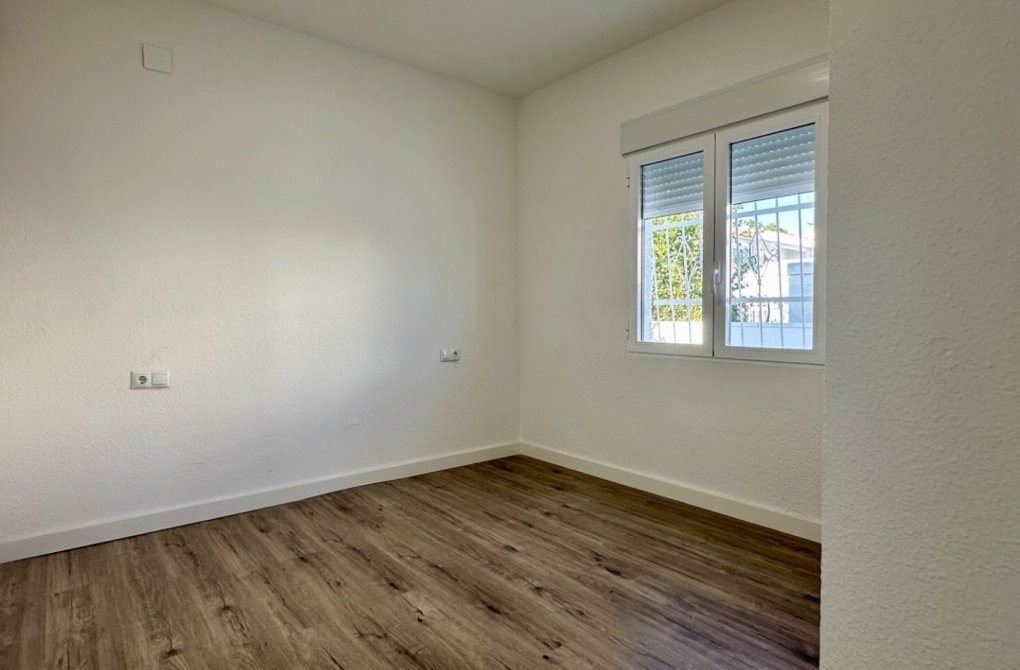 Вторичное жилье - Бунгало - Orihuela Costa - Las Filipinas