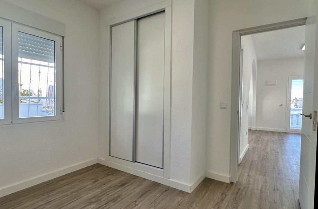 Вторичное жилье - Бунгало - Orihuela Costa - Las Filipinas