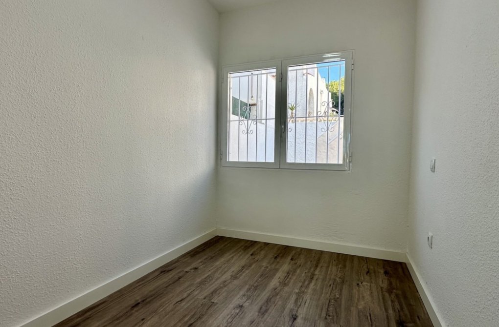 Вторичное жилье - Бунгало - Orihuela Costa - Las Filipinas