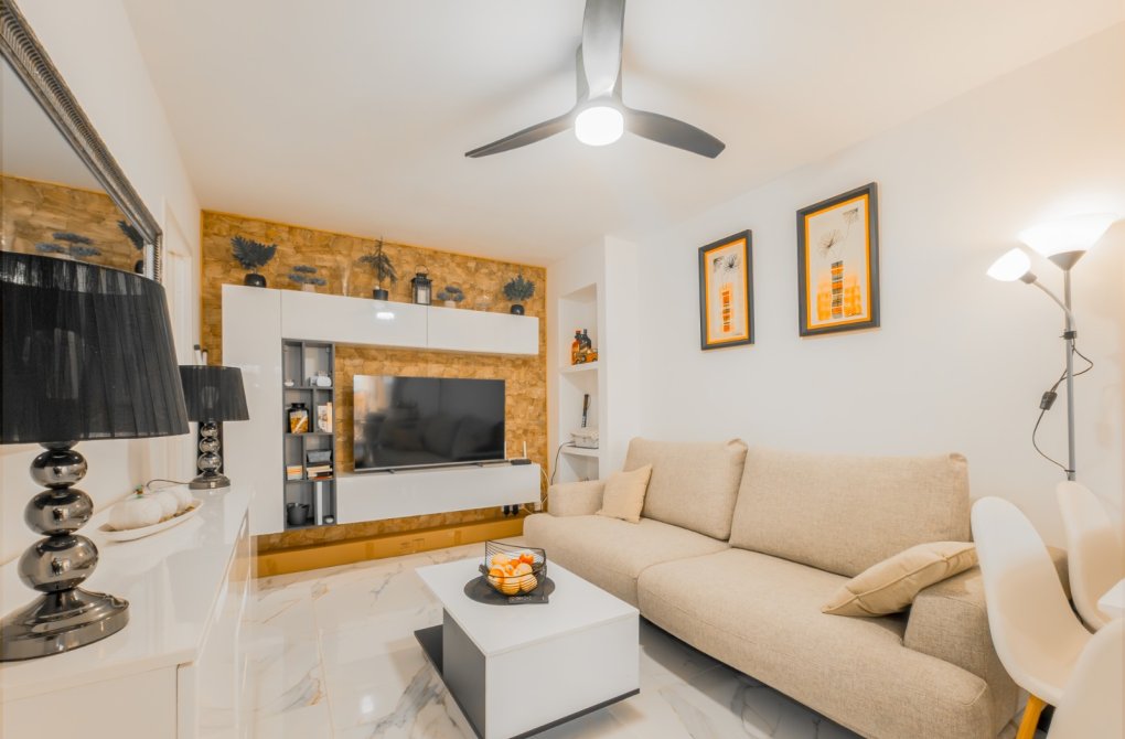 Resale - Apartamento - Torrevieja - Playa de la mata