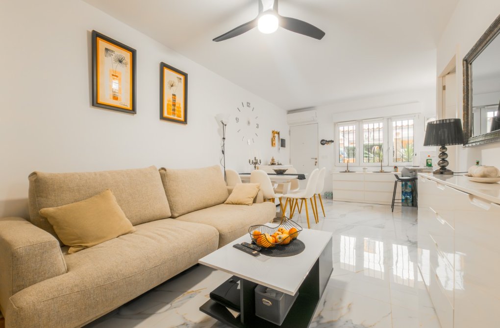 Resale - Apartamento - Torrevieja - Playa de la mata