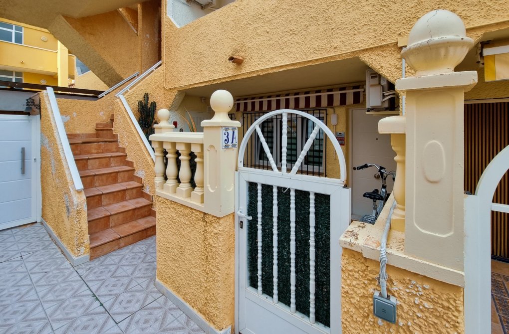 Resale - Apartamento - Torrevieja - Playa de la mata