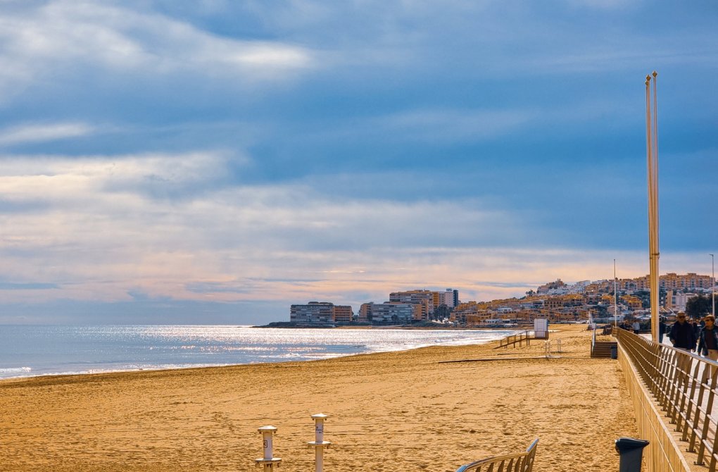 Resale - Apartamento - Torrevieja - Playa de la mata