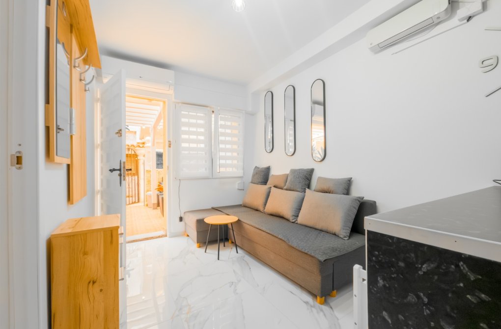 Resale - Apartamento - Torrevieja - Playa de la mata