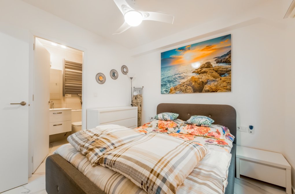 Resale - Apartamento - Torrevieja - Playa de la mata