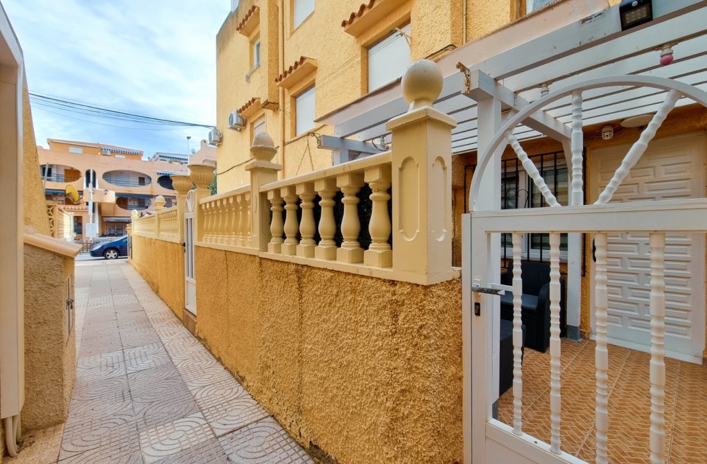 Resale - Apartamento - Torrevieja - Playa de la mata