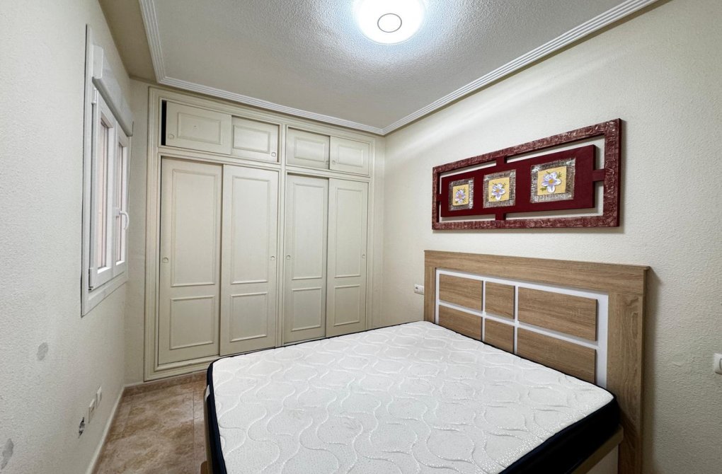 Resale - Apartment - Torrevieja - Centro