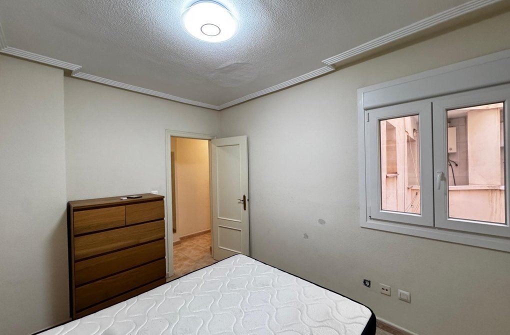 Resale - Apartment - Torrevieja - Centro