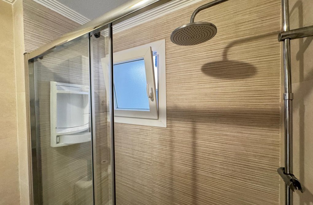 Resale - Apartment - Torrevieja - Centro