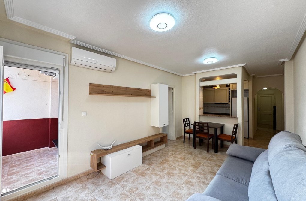 Resale - Apartment - Torrevieja - Centro