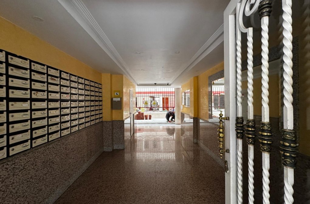 Resale - Apartment - Torrevieja - Centro