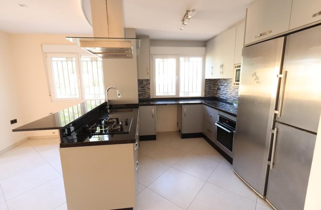 Resale - Chalet - Orihuela Costa - Villamartín-Las Filipinas