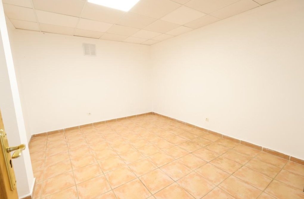 Resale - Chalet - Orihuela Costa - Villamartín-Las Filipinas