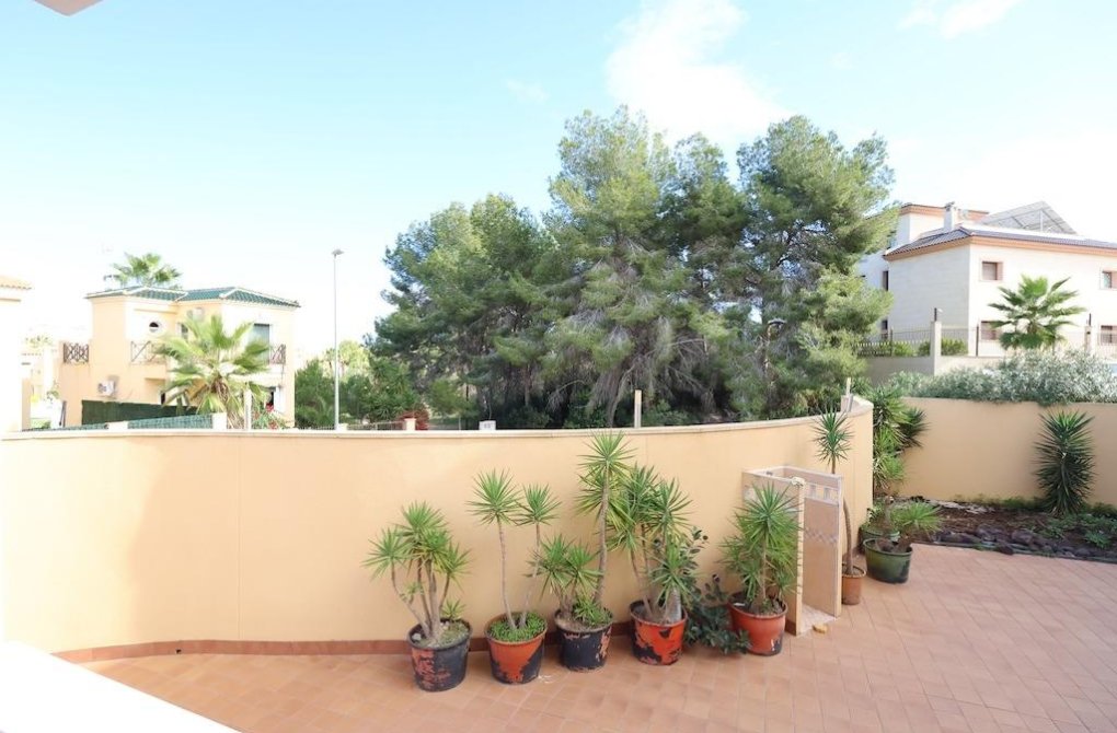 Resale - Chalet - Orihuela Costa - Villamartín-Las Filipinas