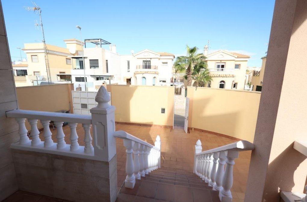 Resale - Chalet - Orihuela Costa - Villamartín-Las Filipinas