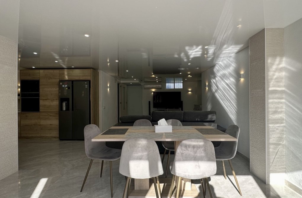 Reventa - Villa independiente - Orihuela Costa - Los Altos