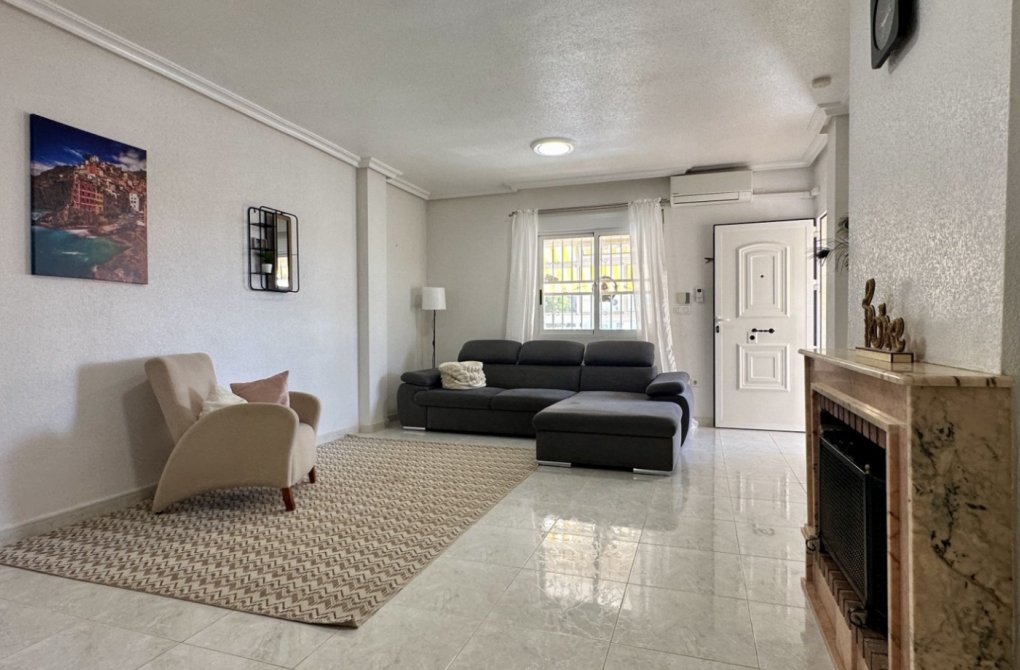 Reventa - Villa independiente - Orihuela Costa - Los Altos