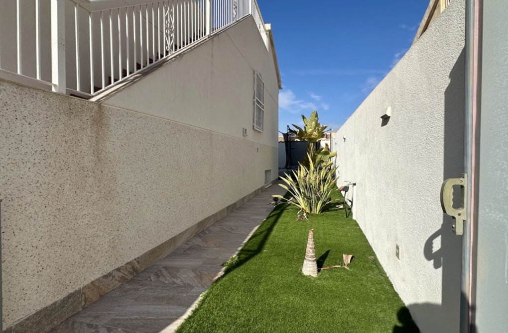 Reventa - Villa independiente - Orihuela Costa - Los Altos