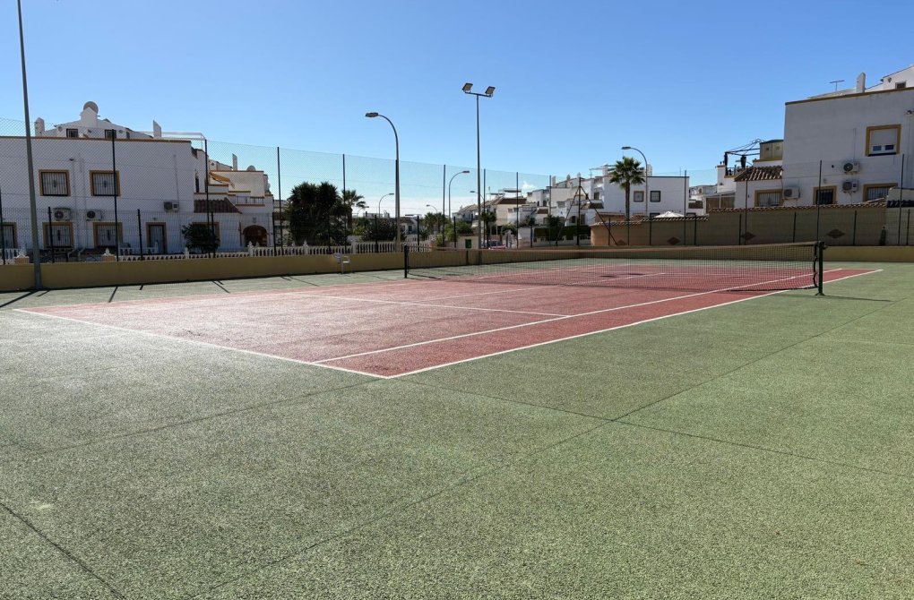 Resale - Bungalow - Orihuela Costa - Los Almendros-La Florida