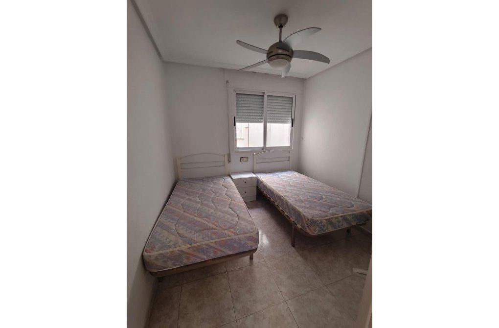 Resale - Apartment - Torrevieja - Acequion