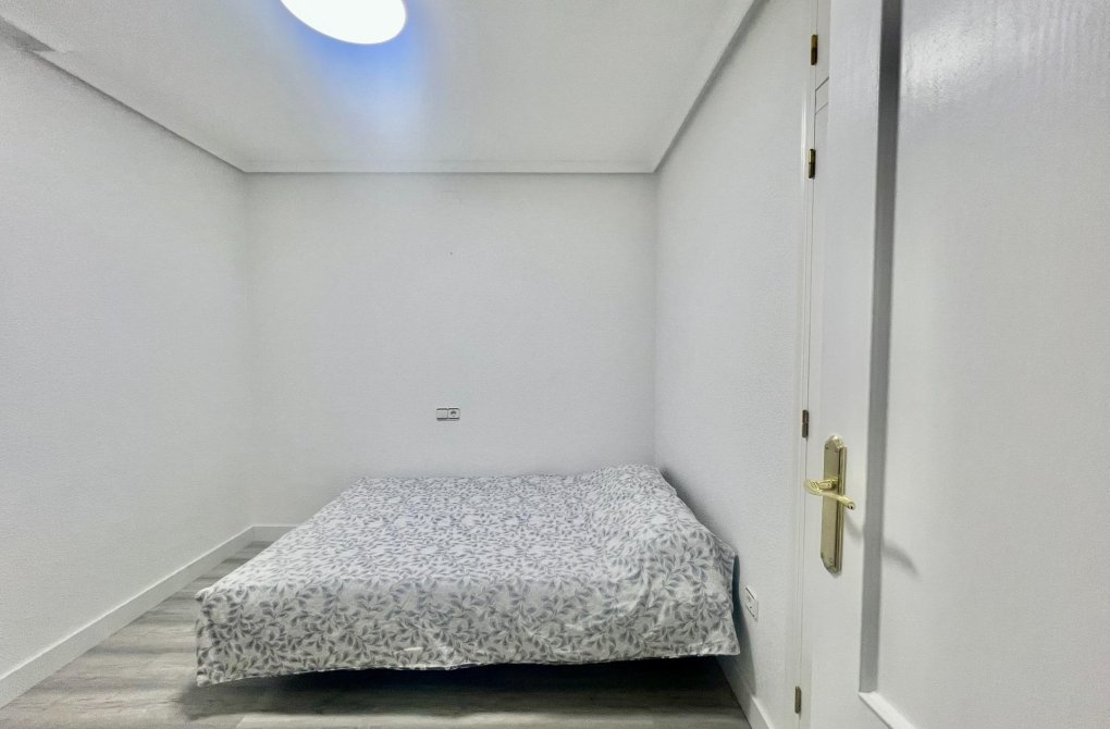 Rynek wtórny - Apartament - Torrevieja - Playa del cura