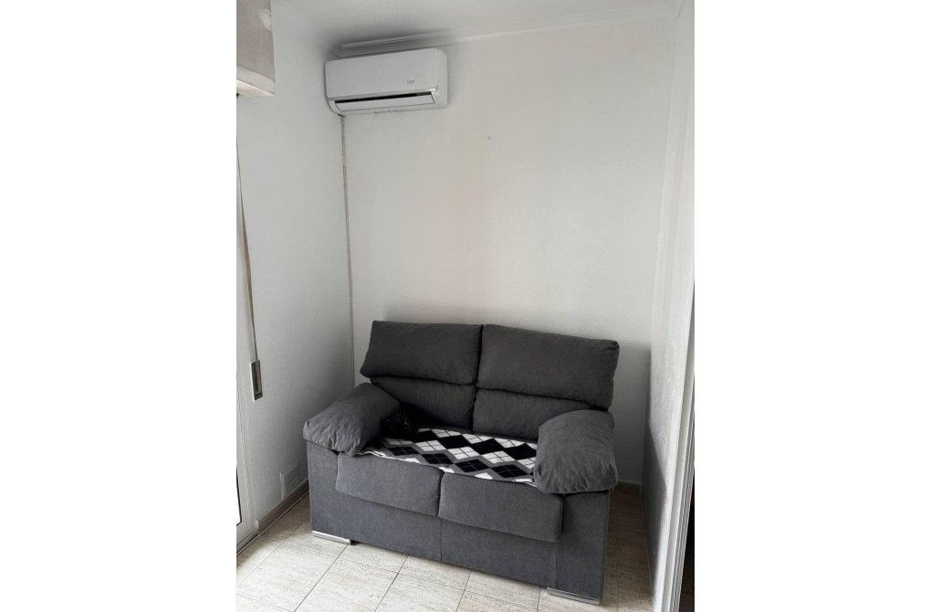 Reventa - Estudio - Torrevieja - Playa de los locos