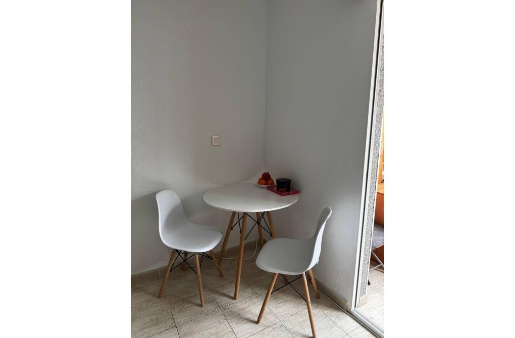 Reventa - Estudio - Torrevieja - Playa de los locos