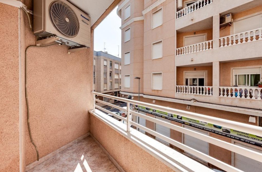Resale - Apartment - Torrevieja - Centro