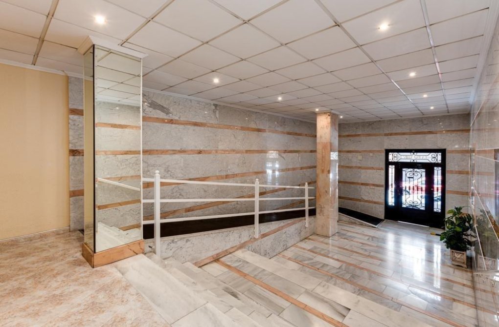 Resale - Apartment - Torrevieja - Centro