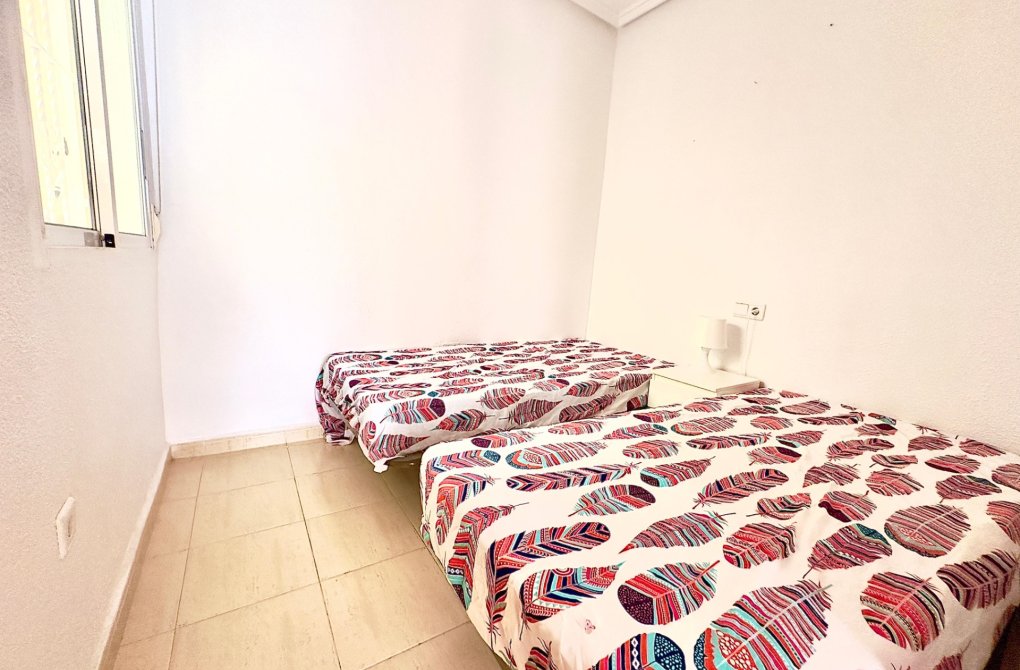 Resale - Bungalow - Orihuela Costa - La Florida