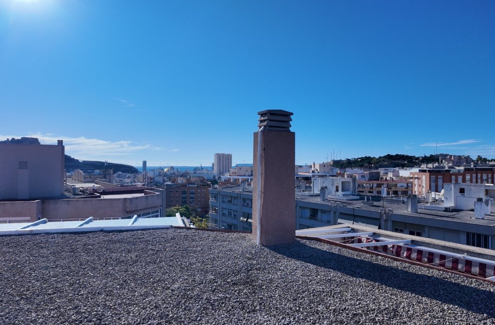 Resale - Apartment - Alicante - Altozano